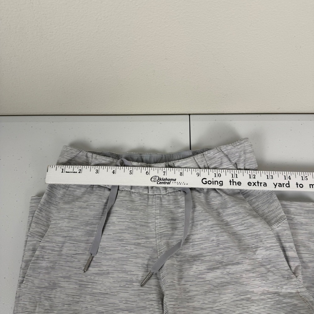 Lululemon On The Fly Pants Crop Womens Size 2‎ Heather Grey Luxtreme Athleisure - Picture 6 of 10